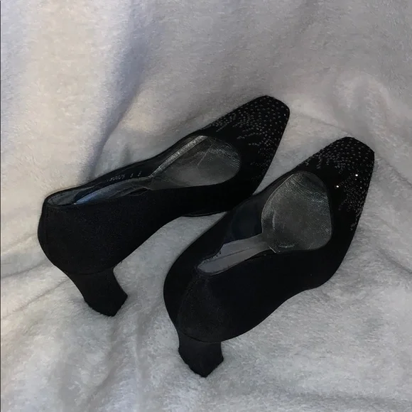 Stuart Weitzman Black Satin Heels w/Beadwork- NICE - Picture 2 of 12